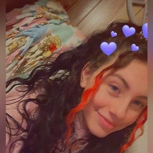 Meet your Posher, Ayla